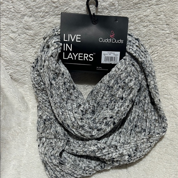 Cuddl Duds Marled Gray Knit Scarf - Picture 2 of 3